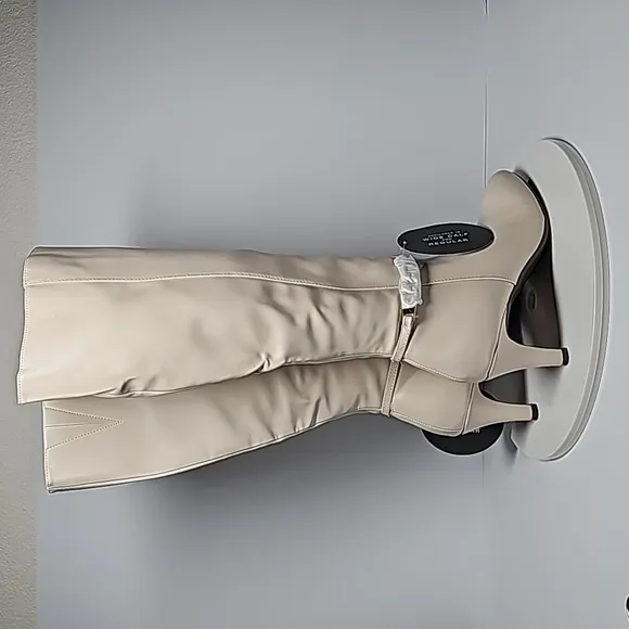 NWOT Karen Scott Hanna Heeled Boots Knee High Side Zip Almond Toe Wide White 7.5