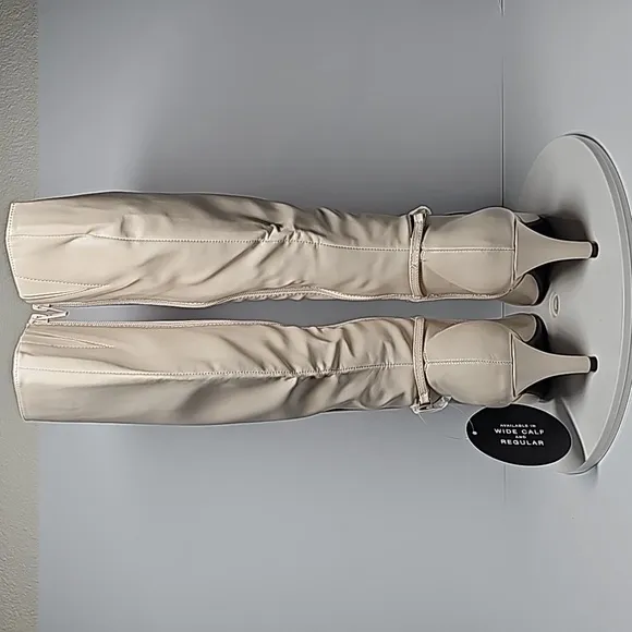 NWOT Karen Scott Hanna Heeled Boots Knee High Side Zip Almond Toe Wide White 7.5