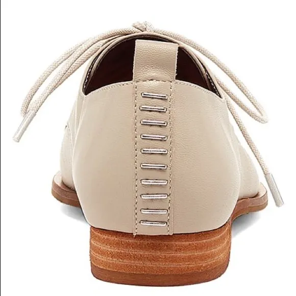 NWOT KELSI DAGGER BROOKLYN Savas Pointed Toe Derby In White Wash Leather