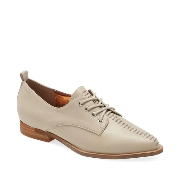 NWOT KELSI DAGGER BROOKLYN Savas Pointed Toe Derby In White Wash Leather