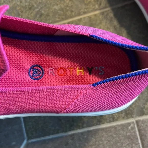 NWOT Rothy’s Girls Bubblegum Pink Slip on Sneakers size 4.