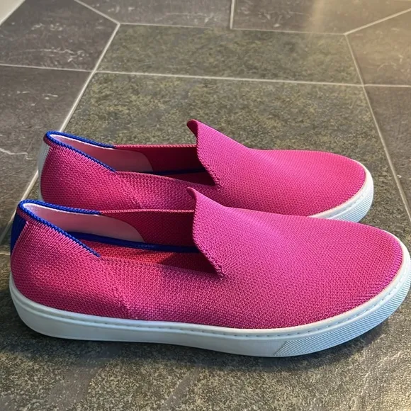 NWOT Rothy’s Girls Bubblegum Pink Slip on Sneakers size 4.