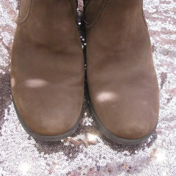 NWOT Teva &quot;Foxy&quot; boots 8.5