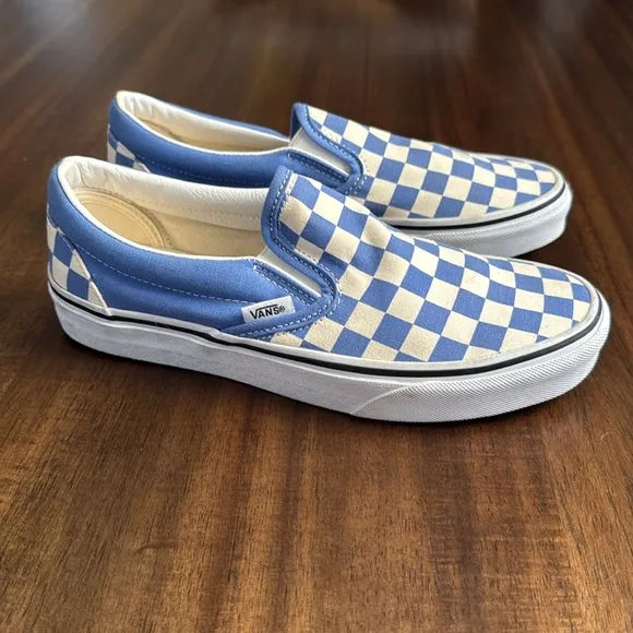 NWOT Vans women’s Blue Checkered Slip-On Shoes 7.5