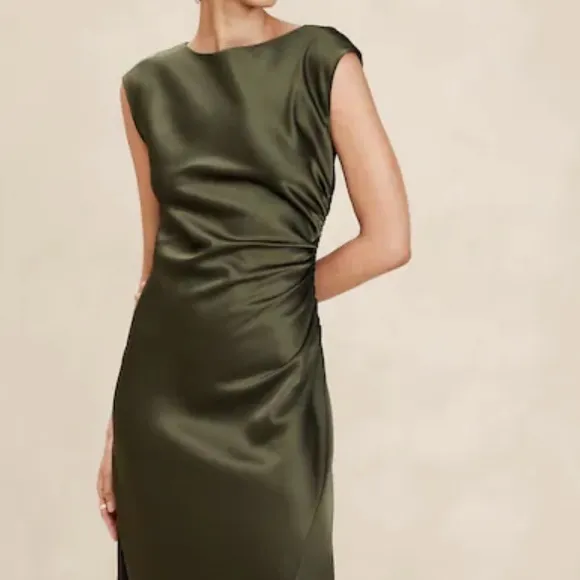 NWT BANANA REPUBLIC SHIRRED-SIDE SATIN MIDI DRESS IN OLIVE GREEN