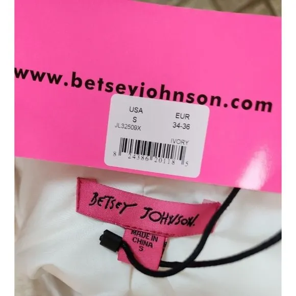 NWT Betsey Johnson FAUX FUR Ivory cream white cropped coat jacket long sleeves S