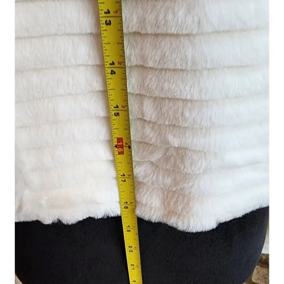 NWT Betsey Johnson FAUX FUR Ivory cream white cropped coat jacket long sleeves S