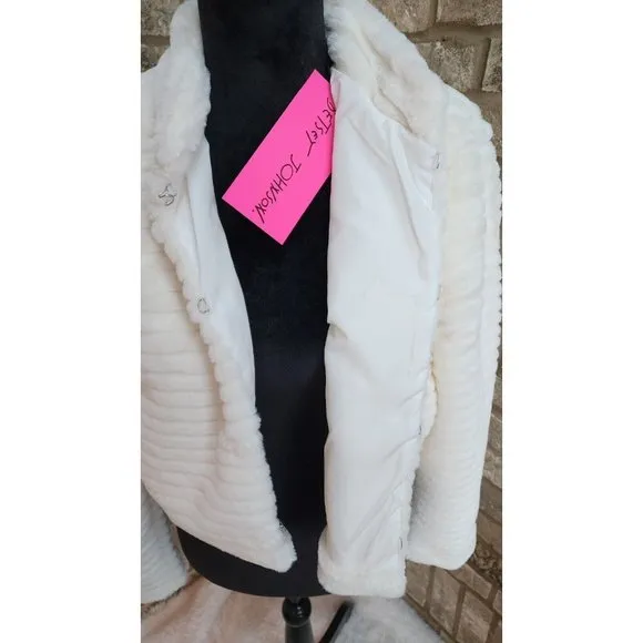 NWT Betsey Johnson FAUX FUR Ivory cream white cropped coat jacket long sleeves S