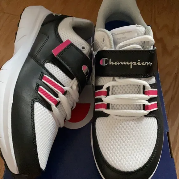 NWT-Champion Motive Kids’ Sneakers-Style:MOTIVE-Color:White/Blk