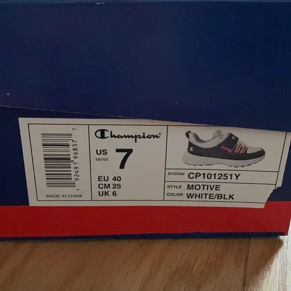 NWT-Champion Motive Kids’ Sneakers-Style:MOTIVE-Color:White/Blk