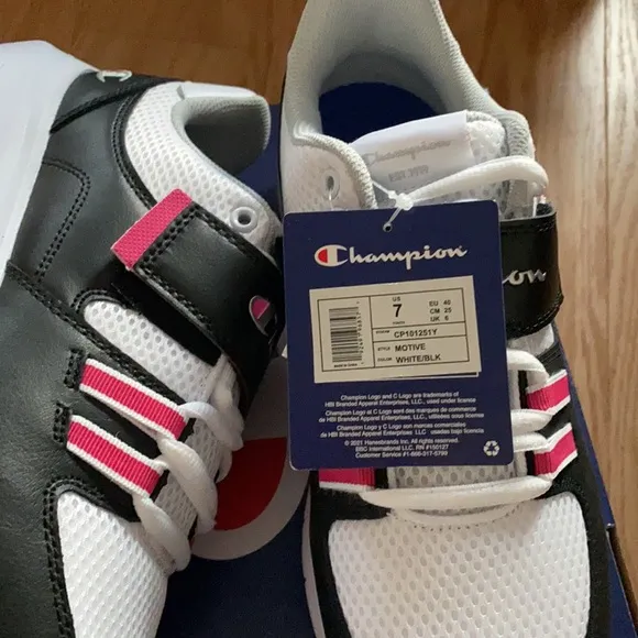 NWT-Champion Motive Kids’ Sneakers-Style:MOTIVE-Color:White/Blk