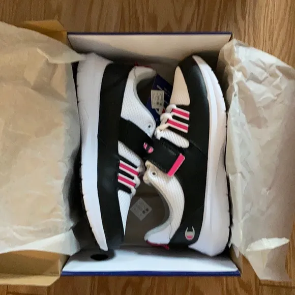 NWT-Champion Motive Kids’ Sneakers-Style:MOTIVE-Color:White/Blk