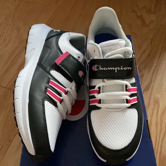 NWT-Champion Motive Kids’ Sneakers-Style:MOTIVE-Color:White/Blk