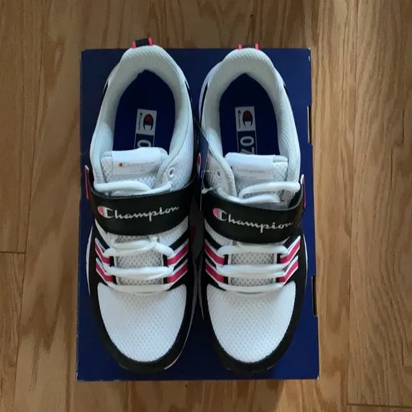 NWT-Champion Motive Kids’ Sneakers-Style:MOTIVE-Color:White/Blk