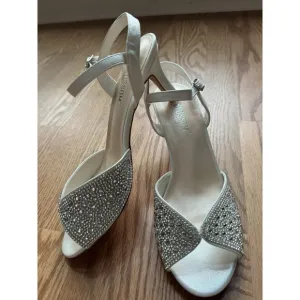 NWT De Blossom Collection Sandals, Heels, Shoes Size 8 Adyson Open Toe NewInBox
