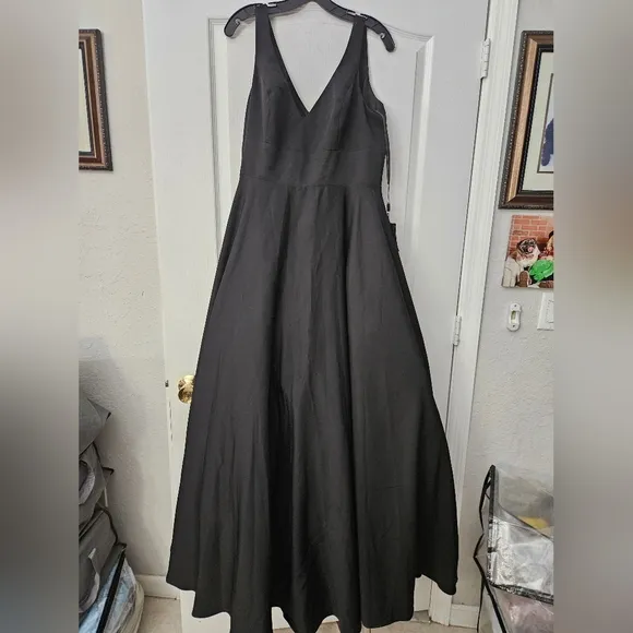 NWT Ieena for Mac Duggal Black Classic Sleeveless A-Line Gown  Pockets SZ 12