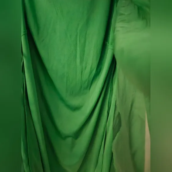 NWT Ieena for Mac Duggal High Neck Ruffle Hem Cape Mini Dress Dark Green SZ 14