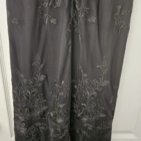 NWT JS Collections Black Elegant Black Evening Dress With Floral Embroidery SZ 4
