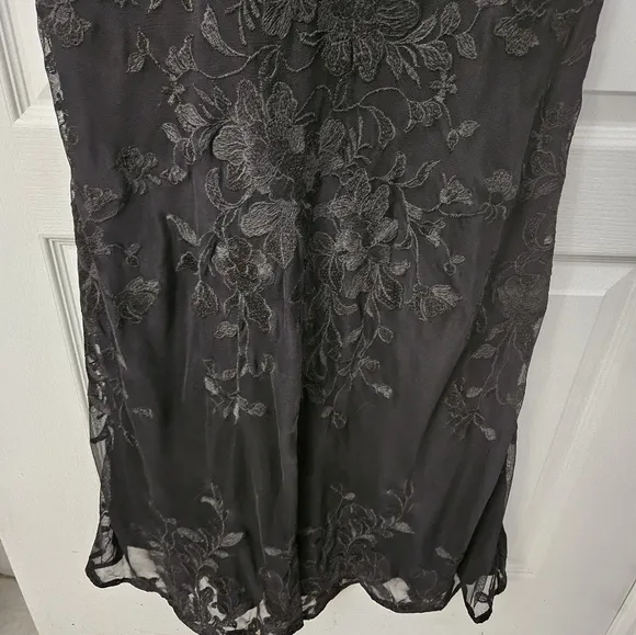 NWT JS Collections Black Elegant Black Evening Dress With Floral Embroidery SZ 4