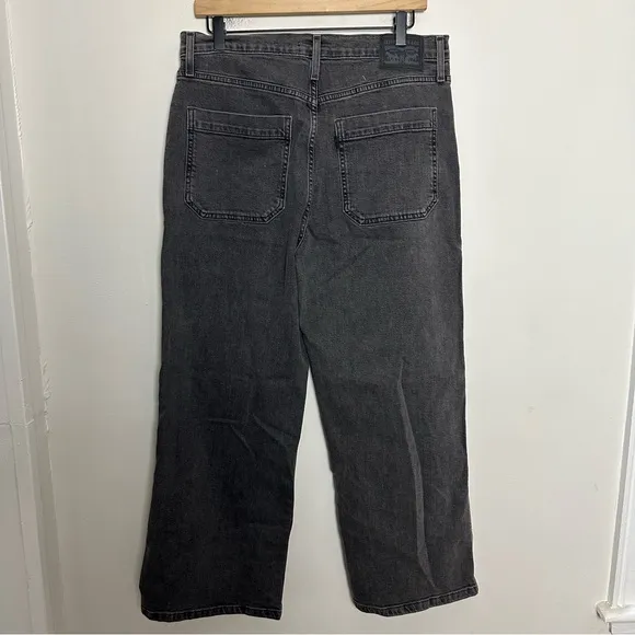 NWT LEVIS- Mile High Cropped Wide Leg Washer Black Denim Button Fly