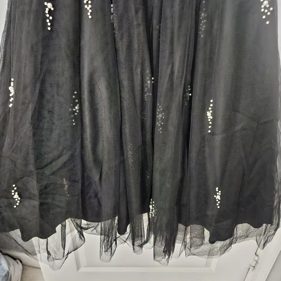 NWT  Mac Duggal Black Off The Shoulder Embellished Tulle Cocktail Dress SZ 4