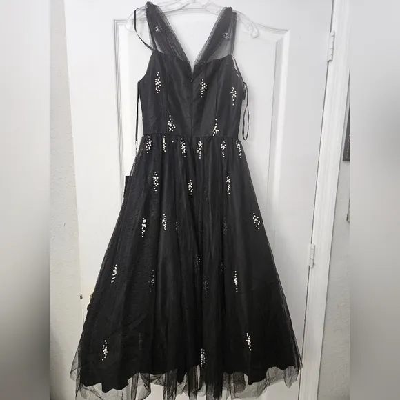 NWT  Mac Duggal Black Off The Shoulder Embellished Tulle Cocktail Dress SZ 4