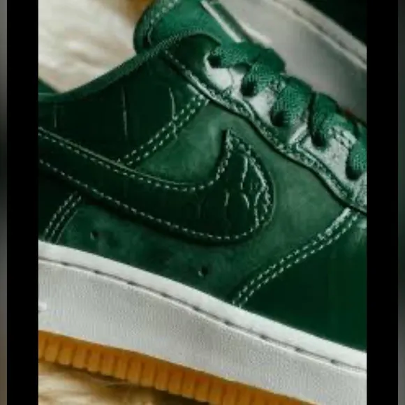 NWT Nike Air Force 1'07 LX Sneaker in Gorge Green