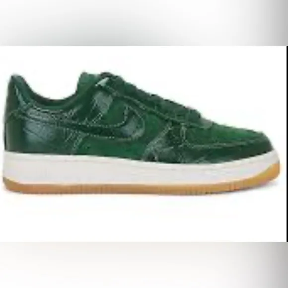 NWT Nike Air Force 1'07 LX Sneaker in Gorge Green