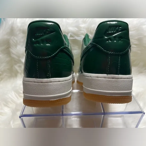 NWT Nike Air Force 1'07 LX Sneaker in Gorge Green