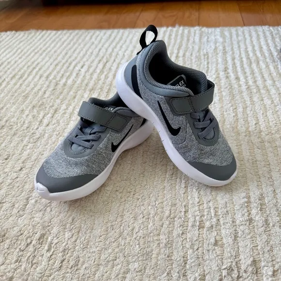 NWT Nike Kids Flex Experience RN 8 PSV Runner Gray Shoes