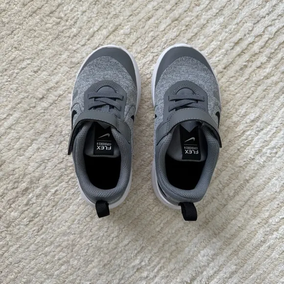 NWT Nike Kids Flex Experience RN 8 PSV Runner Gray Shoes