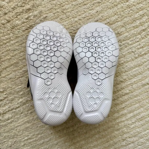NWT Nike Kids Flex Experience RN 8 PSV Runner Gray Shoes