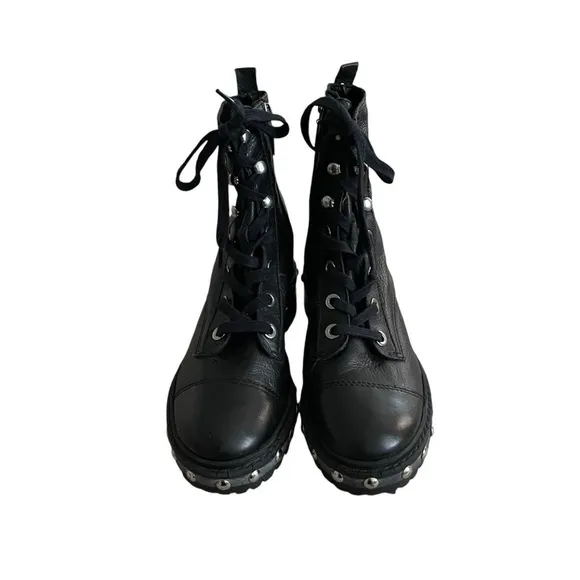 NWT Schutz Studded Leather Women Boots Size 7