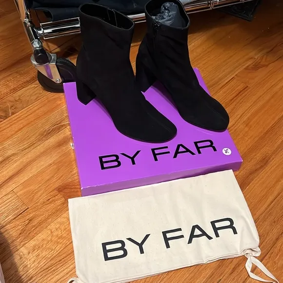 NWT size 41 (US size 10) By Far Viada Black Suede mid-calf boots side zip retai…