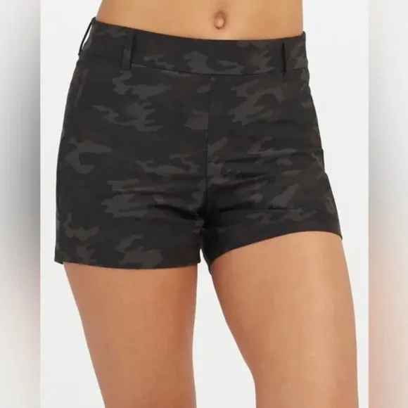 NWT SPANX Sunshine Shorts 4&quot; InsPull On 4-Way Stretch Pockets L in Black Camo