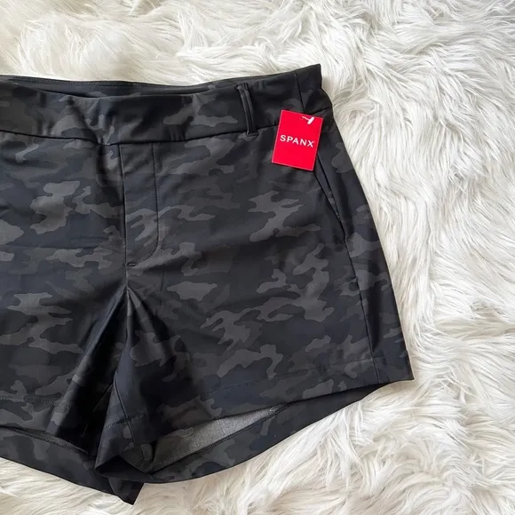 NWT SPANX Sunshine Shorts 4&quot; InsPull On 4-Way Stretch Pockets L in Black Camo
