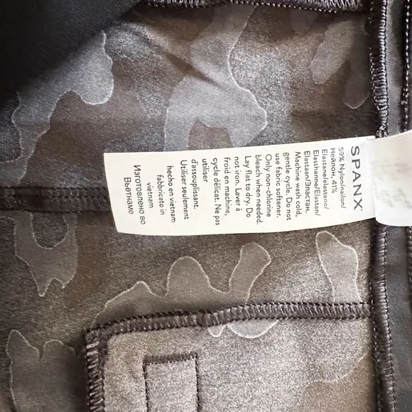 NWT SPANX Sunshine Shorts 4&quot; InsPull On 4-Way Stretch Pockets L in Black Camo