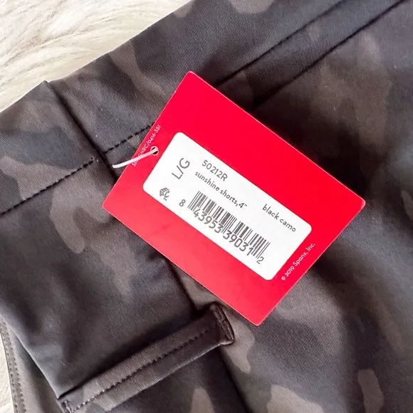 NWT SPANX Sunshine Shorts 4&quot; InsPull On 4-Way Stretch Pockets L in Black Camo