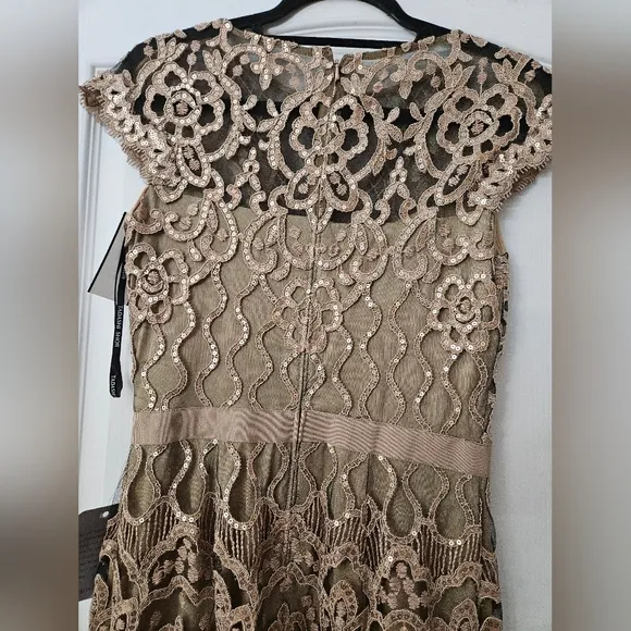 NWT Tadashi Shoji Women's Natural Sequin Lace Body-Con Cocktail Dress SZ4