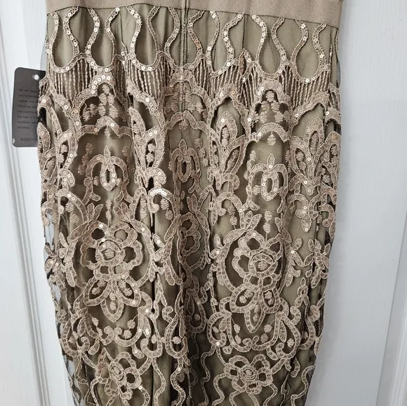 NWT Tadashi Shoji Women's Natural Sequin Lace Body-Con Cocktail Dress SZ4