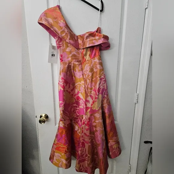 NWT Theia Poppy Zinnia All Midi Drew Asymmetric Cocktail Dress SZ 4