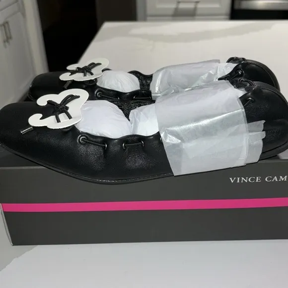 NWT Vince Camuto Valarrae Black Leather Ballet Flats 7 MSRP $165