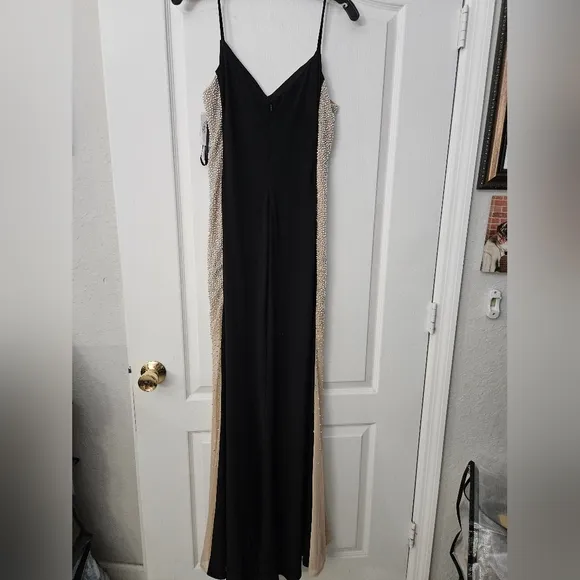 NWT Xscape Beaded Mesh Detail Sleeveless Sheath Gown Sz 10 Black Nude Silver