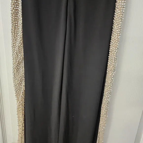 NWT Xscape Beaded Mesh Detail Sleeveless Sheath Gown Sz 10 Black Nude Silver