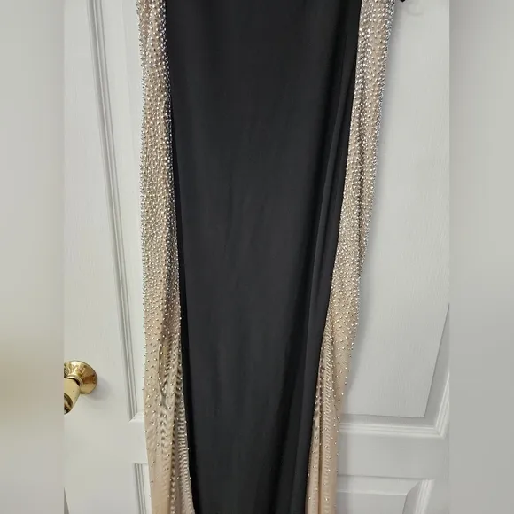 NWT Xscape Beaded Mesh Detail Sleeveless Sheath Gown Sz 10 Black Nude Silver