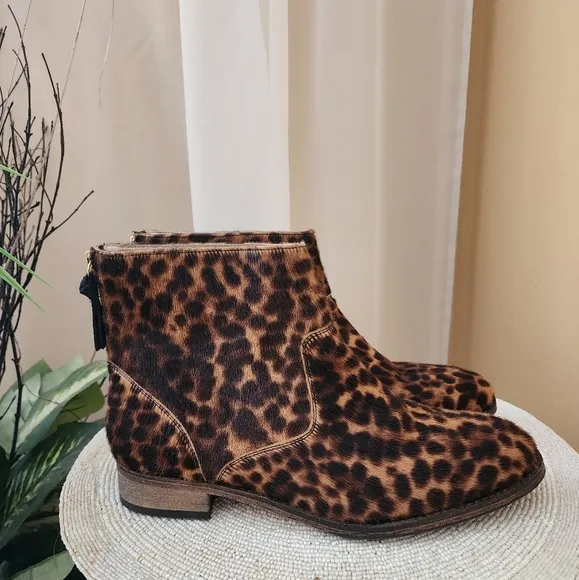 NWT.Boden size 40 Leather &amp; Calf Hair Animal Print Side Zip Ankle Booties