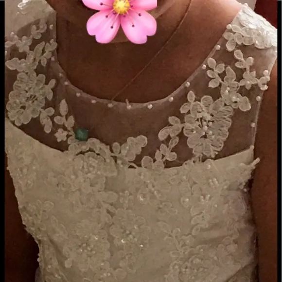 Off white communion/flower girl size 7 dress.