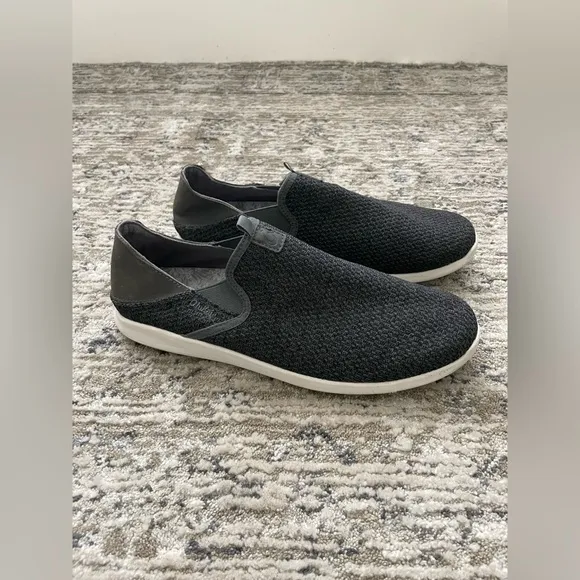 OluKai Alpha Dark Gray Mens Size 11 Slip-on Shoes Sneakers Boat Shoes Yachting