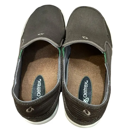 OluKai men's size 8 Nohea Mesh mustang brown loafers/boat shoes, slip on