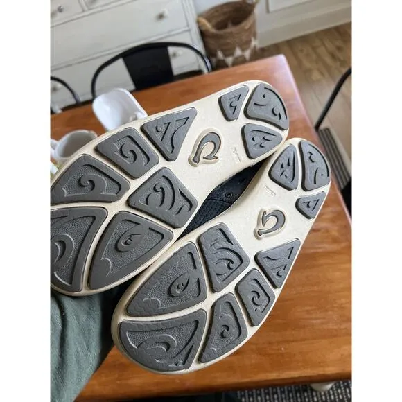Olukai mens size 8.5 men’s boat shoes slip on shoes